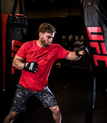 Экипировка UFC теперь в России